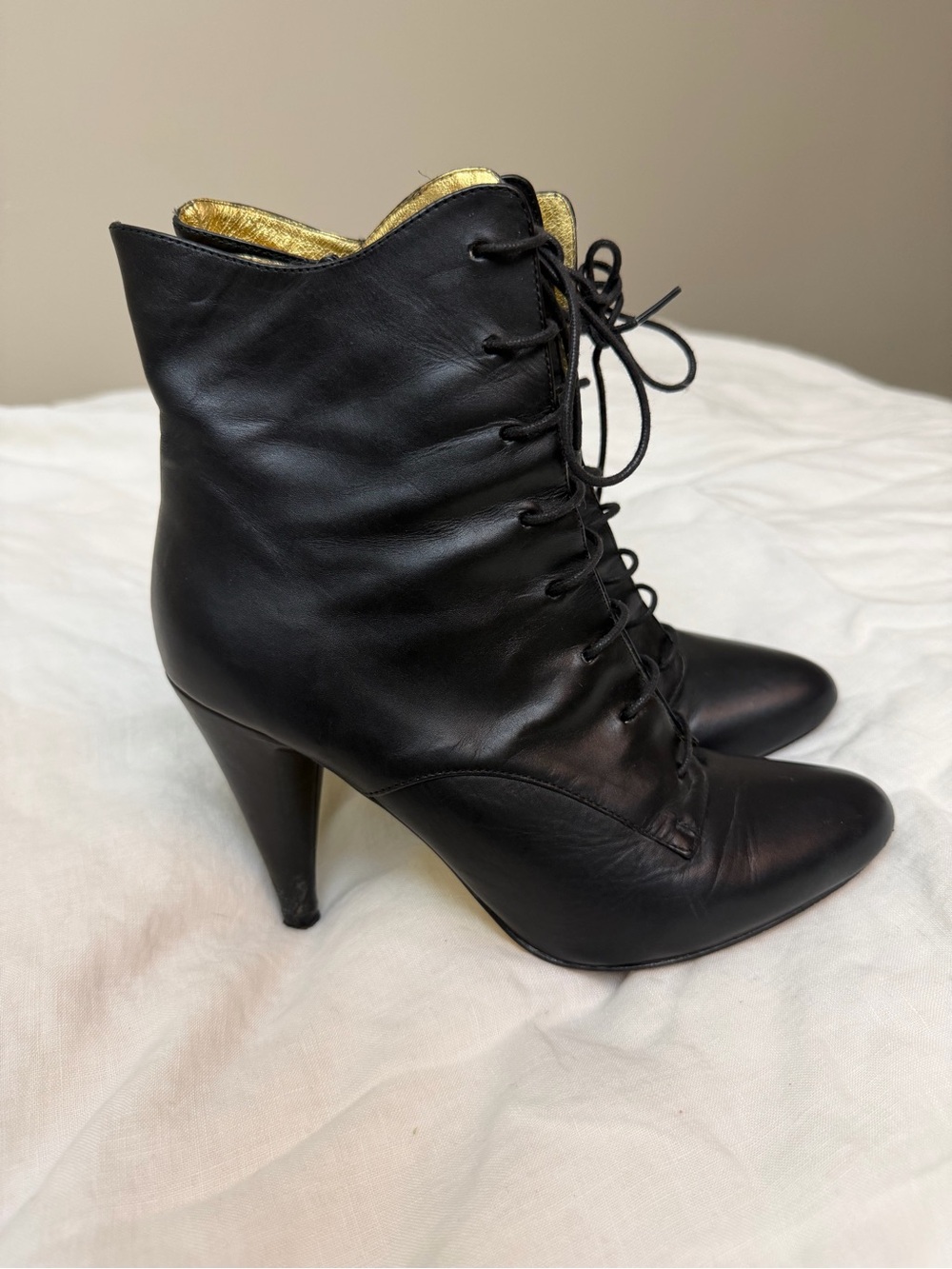 Dolce Vita Black Leather Lace-Up Leather Ankle Boots with Gold Lining